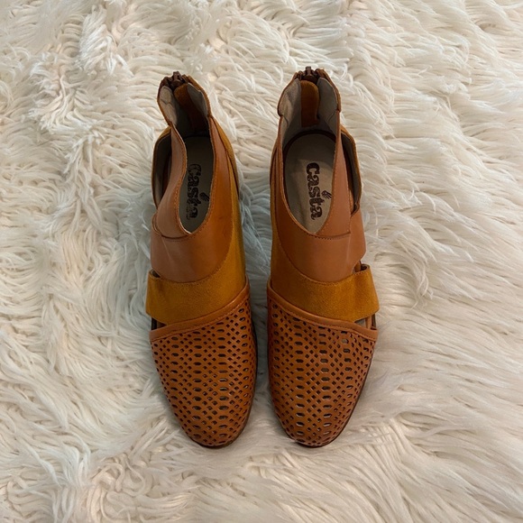 CASTA Stylish Mustard Ankle Boots for Women size 38 (7.5) BNWOT - Picture 4 of 13